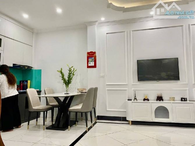 XUÂN PHƯƠNG -35 M x 5 TẦNG - 6.15 TỶ - FULL ĐỒ - Ô TÔ ĐỖ GẦN - 1