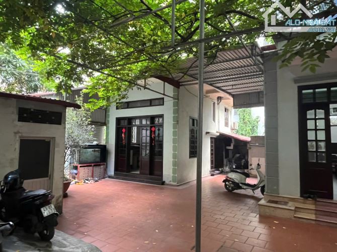 Bán mảnh đất đẹp tại Dịch Vọng Hậu, dt 254m, mt 15m, ngõ 3m - 1