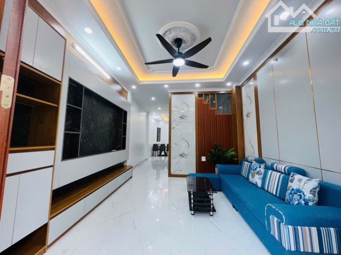 Bán nhà riêng tại Phạm Văn Đồng,  61m2, ô tô, kinh doanh, Full nội thất, 15tỷ. - 1