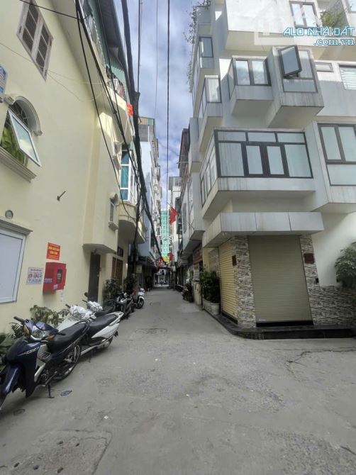 BÁN ĐẤT TẶNG C4 - ĐƯỜNG PHẠM VĂN ĐỒNG  - DT50M2 - MT6,5M2 - GIÁ 6,4 TỶ - ĐƯỜNG THÔNG - 1
