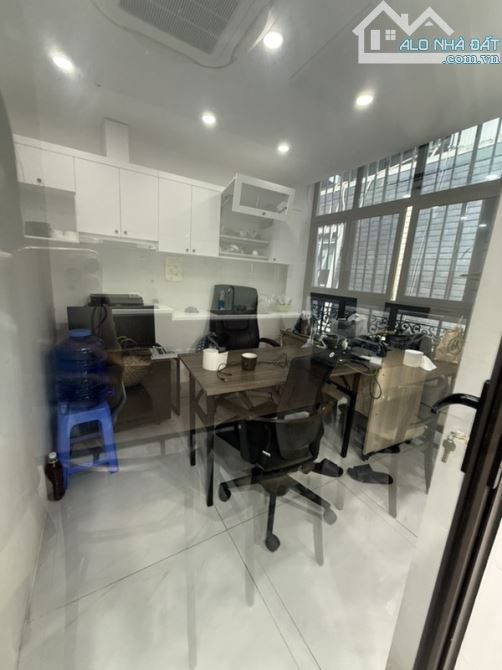 BÁN CĂN BIỆT THỰ 5TẦNG 120M2 MẠC THÁI TỔ – ĐẸP LONG LANH, ĐẲNG CẤP, XA HOA – TRUNG TÂM CẦU - 1
