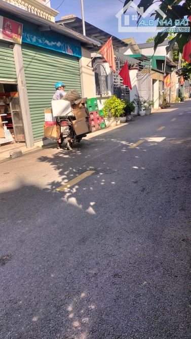 Đông Dư-52,5m Sẵn nhà Cấp 4 cho thuê -MT4,5m 2 mặt Thoáng-Ở + Đầu Tư Đỉnh - 1