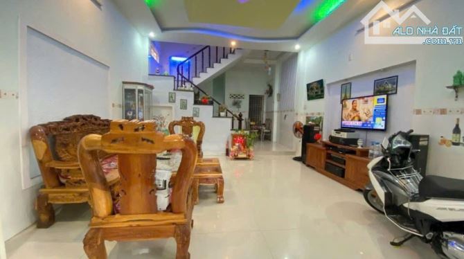 NHÀ 2 TẦNG HẺM 2/4 NGAY CHÂN CẦU XÓM BÓNG TTTP NHA TRANG 75m2 CHỈ 2.7 tỷ - 1