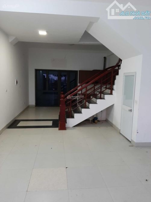 Cho thuê nhà liền kề KĐT Nghĩa Đô. Diện tích 70m2 x 4,5 tầng mặt tiền 5m, đường 10m - 1