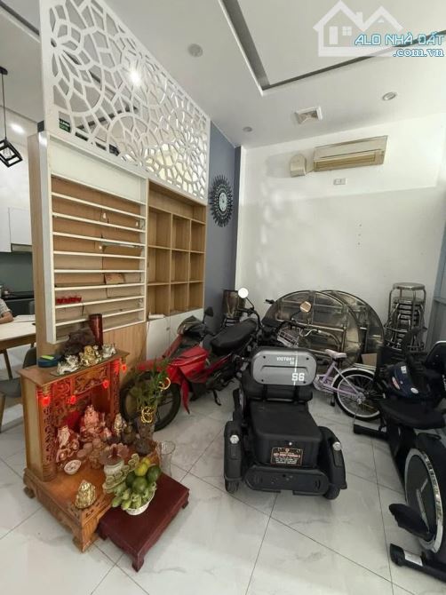 BÁN NHÀ ĐẸP 3 TẦNG ĐƯỜNG NGUYỄN LAI - VỊ TRÍ TTTP - GIÁ 7,X TỶ - 1