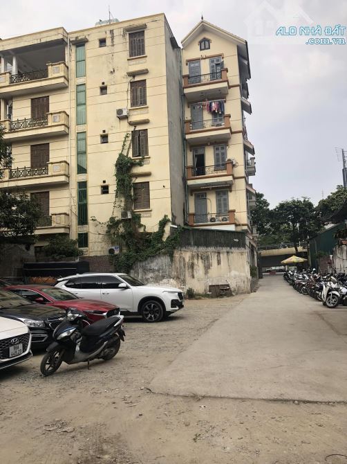 BÁN MẢNH ĐẤT VÀNG SIÊU HIẾM 3270m2 - VỊ TRÍ CÓ 1102 TRUNG TÂM QUẬN CẦU GIẤY - 1