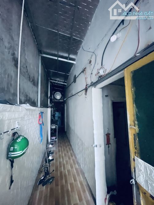Bán đất tặng nhà C4 tại ngõ 402 Mỹ Đình. ✅ DT 50m², ô tô đỗ cổng, ngay sát chợ. ✅ - 1