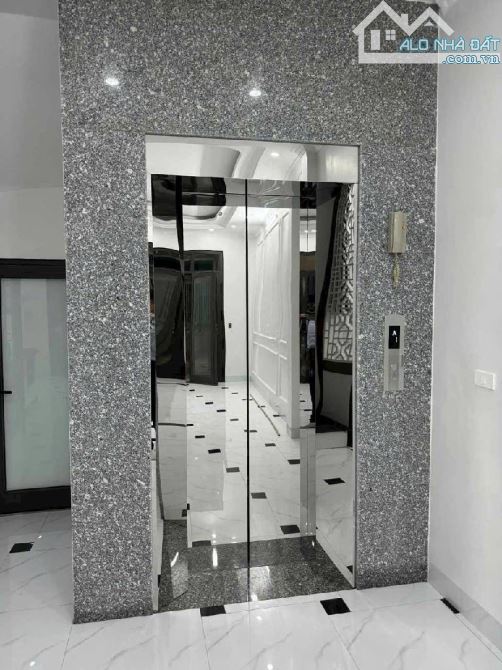 CỰC HIẾM – LÒ ĐÚC – 35M² – 5 TẦNG – THANG MÁY – 1 NHÀ RA Ô TÔ TRÁNH – GIÁ 10,8 TỶ - 1