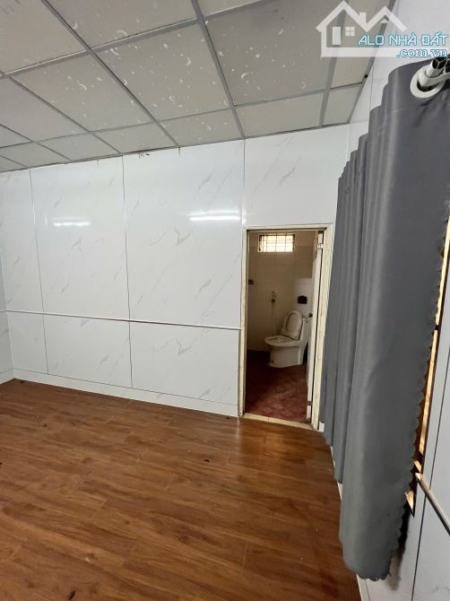 Cho thuê nhà mặt tiền đường Nguyễn Ái Quốc 1 trệt 1 lầu - 1