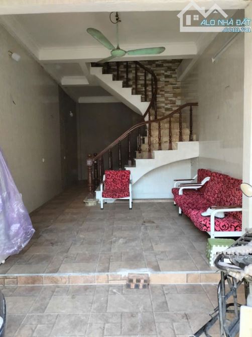 Cho thuê nhà ngõ 132 Tam Trinh, 2.5 tầng x 2 ngủ, 6 Triệu vào ngay - 1