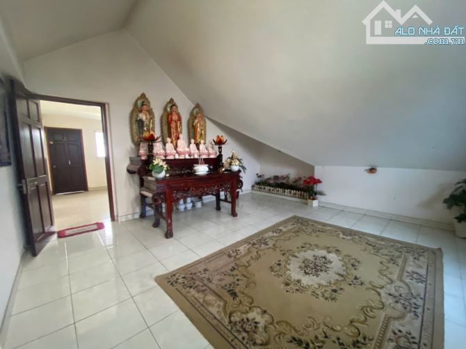 BÁN BIỆT THỰ VIP 300M2 GIẢM 2 TỶ NGANG GIÁ ĐẤT. MẶT TIỀN ĐƯỜNG KÍNH NỔI 20M. NHÀ PHỐ DĨ AN - 1