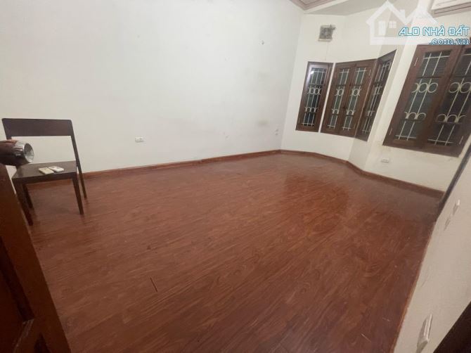 Đất vàng Nguyễn Khang chia lô ô tô vào nhà 108m 4 tầng Mt 7m giá 18 tỷ - 1