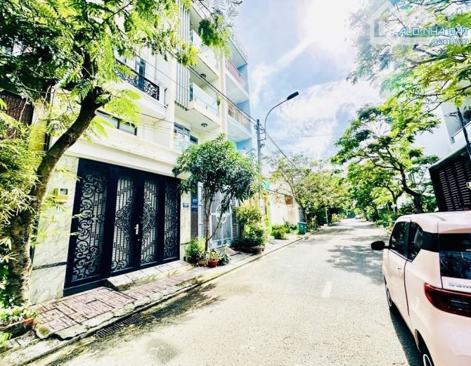 Nhà 5 tầng 5PN long trường khu phân lô đường 10m mới tinh 5,55 tỷ - 1