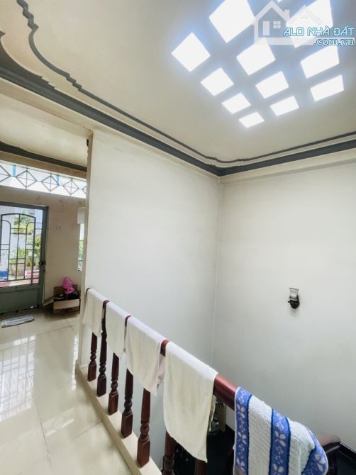 TRẦN HƯNG ĐẠO QUẬN 5, HẺM 4M CÁCH MT 20M DT 50M2 4 TẦNG MỚI ĐẸP. - 1