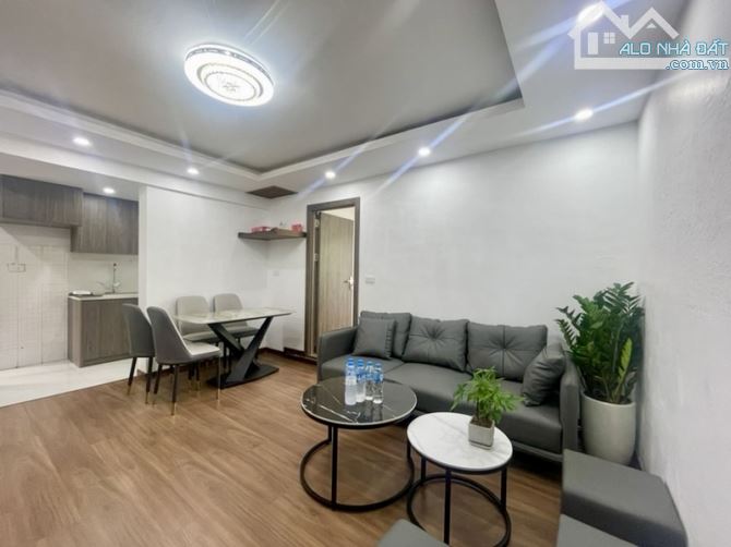 Nhỉnh 3 Tỷ - căn TT phố Minh Khai - DT 35/80M - Oto đỗ chân cầu thang - 1