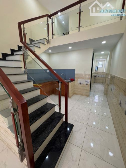 Bán nhà 2 tầng đẹp kiên cố hẻm xe hơi thông Trần Thị Bốc Hóc Môn chỉ hơn 1 tỷ - 1