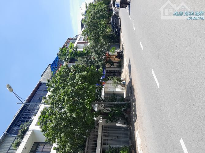 BÁN LIỀN KỀ TRỤC CHÍNH KĐT AO SÀO, HOÀNG MAI, 70M,5T,MT5M, VỈA HÈ, Ô TÔ, KINH DOANH - 1