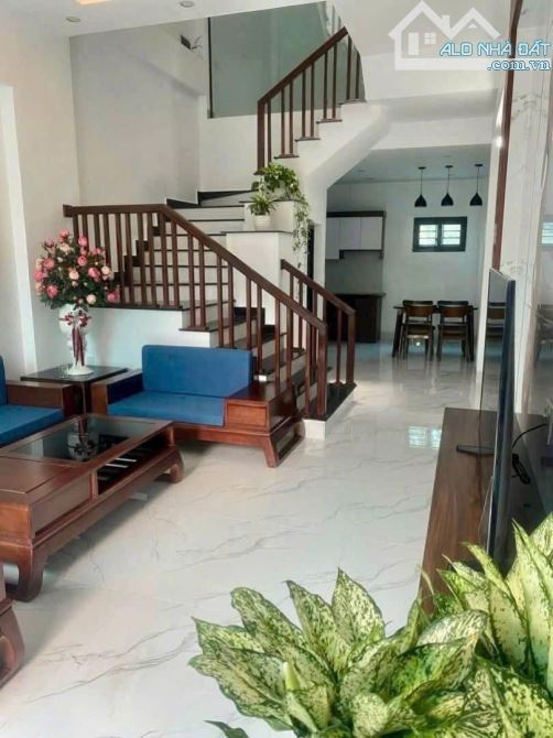 Bán nhà 3 tầng  ngõ rộng ngắn hoàng lộc, hải dương - 1