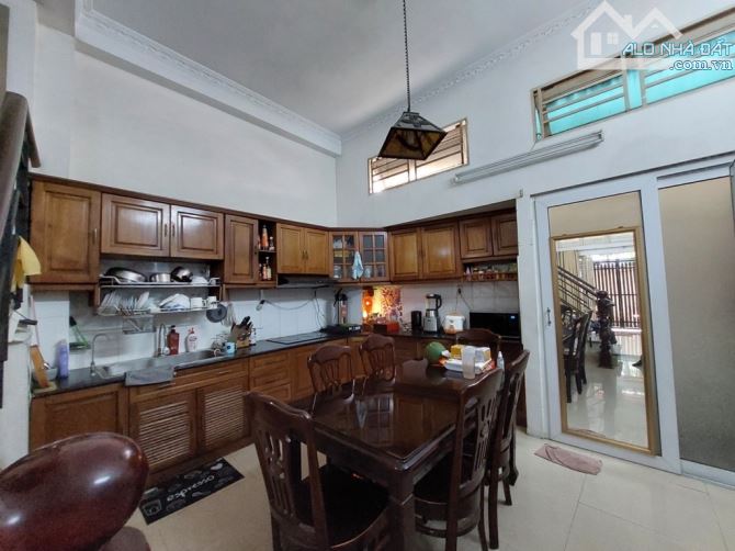 NGANG ~5M - CÁCH MẶT TIỀN ÚT TỊCH 3 CĂN NHÀ - 4PN - VỊ TRÍ CỰC ĐẸP - Bancon GT Chỉ 11T - 1