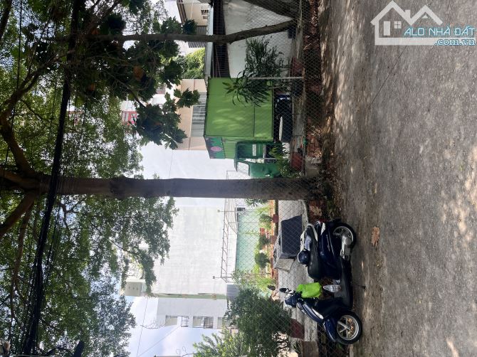 Bình Trưng Quận 2 bán đất 218m2 ngang 9m chỉ 14.4tỷ đường thông - 1
