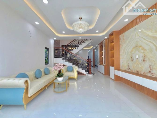 Bán nhà lầu mới xây 1 xẹc đường lớn - cách chợ Thạnh Phú 500m - 1