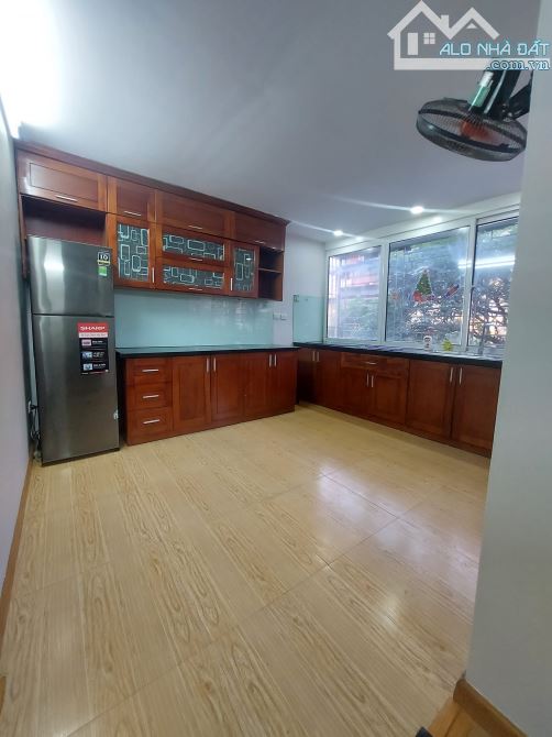 TT PHỐ NGUYÊN HỒNG SỔ 33M NHỈNH 2 TỶ-Ô TÔ ĐỖ CỬA - FULL NỘI THẤT- TIỆN ÍCH NGẬP TRÀN - 1