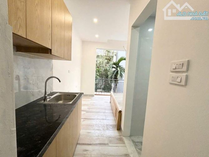 BÁN TÒA CCMN CHÍNH KINH – 44M² – 7 TẦNG – 13.5 TỶ– LÔ GÓC – THANG MÁY – PCCC CHUẨN - 1