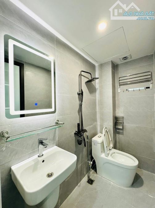 Bán nhà Lê Lai, 3 tầng trung tâm TP full tiện ích. 2,75 tỷ - 1