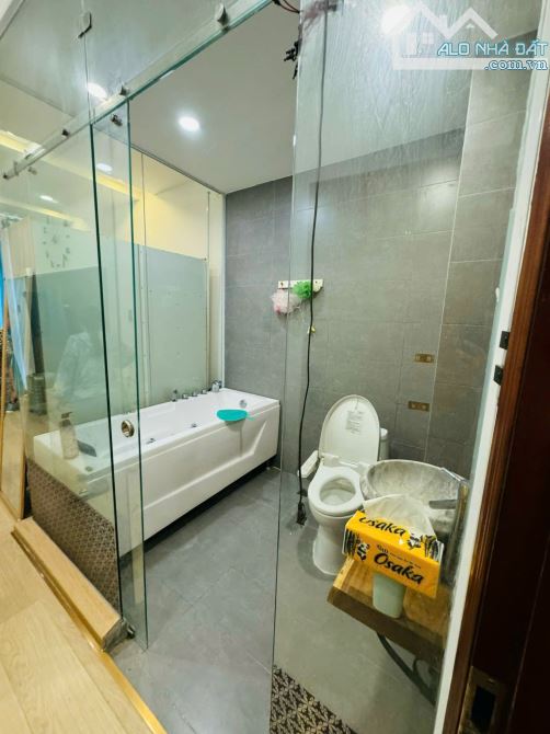 Bán Nhà CMT8 Quận 3 – DT 3.1x10.4m – 5 Tầng Có Thang Máy – Giá 8.9 Tỷ - 1