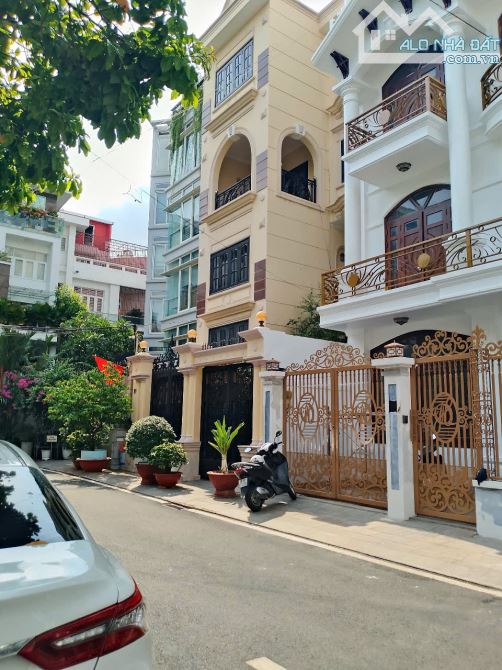 Bán Biệt thự  Ngay Ngỗi Văn Trỗi,P,1O,Phú Nhuận,Dt; 7,5mx21m2,4 Tầng,Giá 46 Tỷ