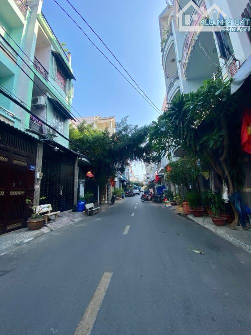 Hẻm nhựa 8m thông tứ tung - Lê Văn Quới - 1