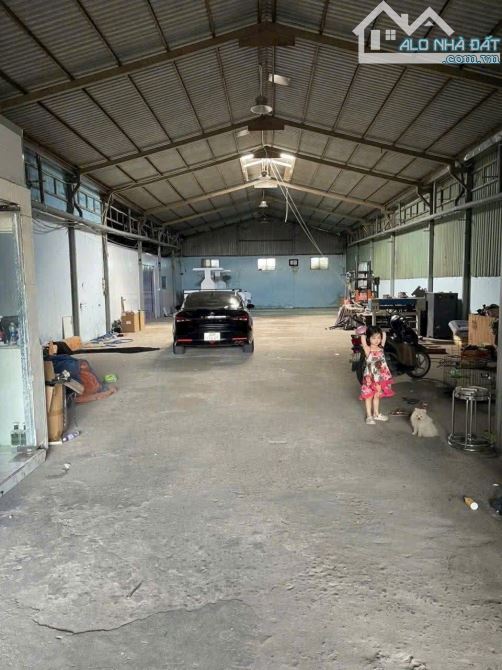 Cho thuê 2 xưởng 400 và 600m2. Gần UBND xã XTS. Hocmon - 1