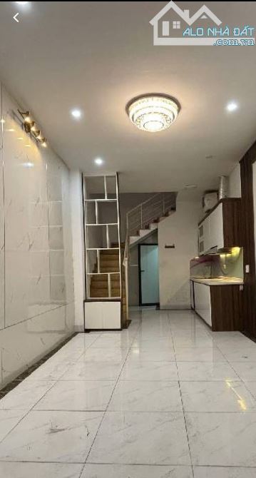 Bán nhà Ngọc Khánh  dân xây khung cột chắc chắn có thể  lắp thang máy  2 thoáng vuông vắn - 1