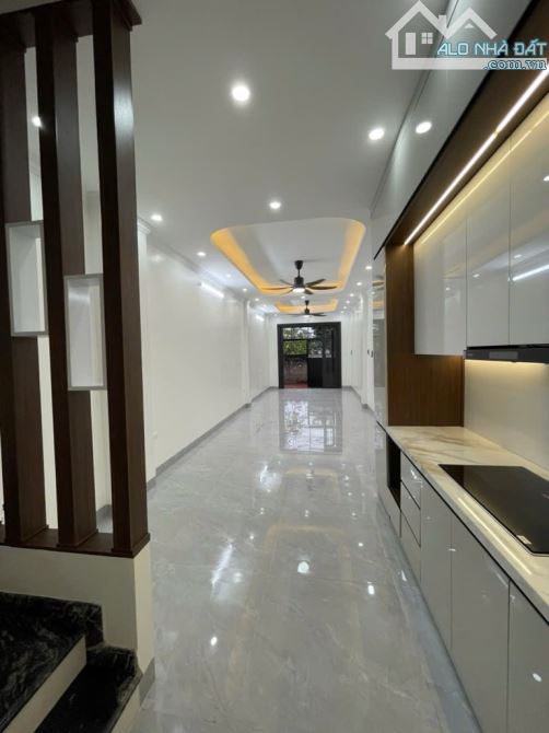 Việt hưng long biên,nhà mới tinh,53m2 ,giá 6,9 tỷ - 1