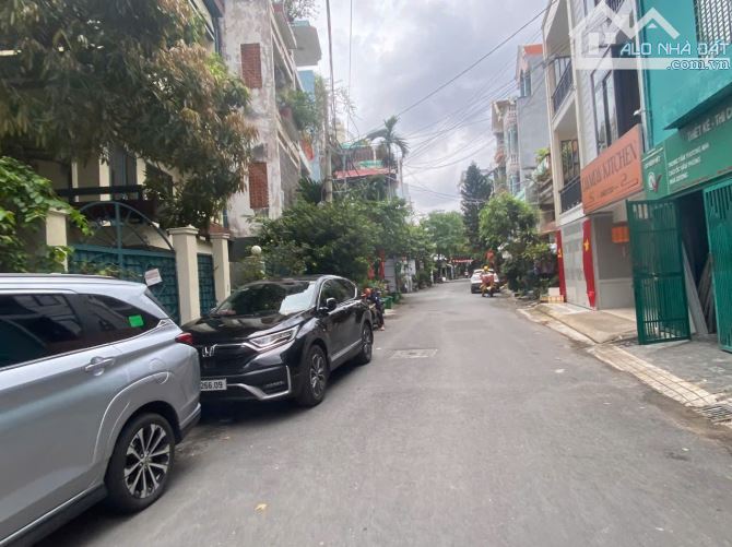 Bán nhà Bình Thạnh gần cầu Sài Gòn_Metro Tân Cảng_DT 8x20_hẻm xe hơi sầm uất_CTXD 7 tầng