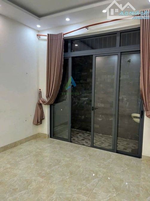 BÁN NHÀ MẶT TIỀN 2 TẦNG ĐƯỜNG NGUYỄN HIẾN LÊ, DT 100M2, GIÁ TỐT 6TỶ6 - 1