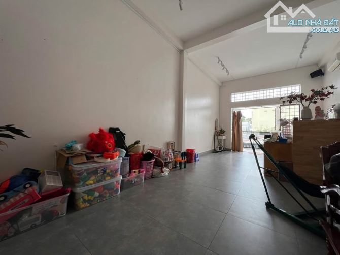Alo Alo ! Bán gấp căn nhà 1 trệt 2 lầu ở Trung tâm Gò Dầu 120m2 - SHR- giá 790tr - 1