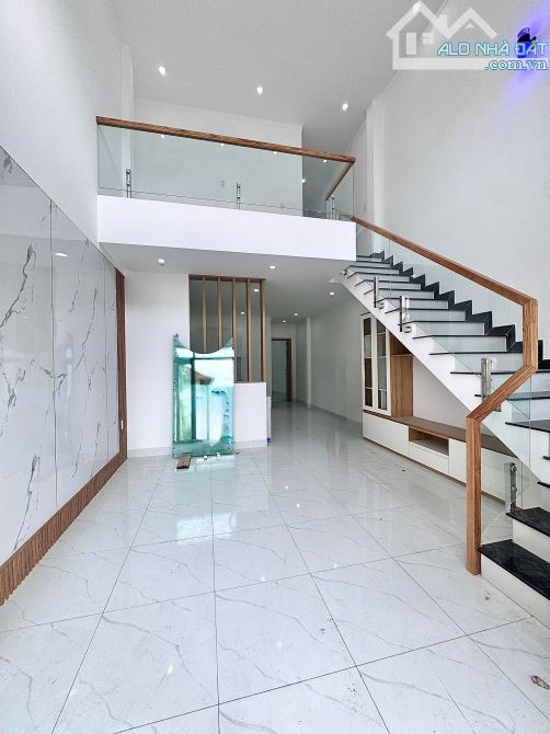 ✨ CƠ HỘI SỞ HỮU TỔ ẤM ƯỚC MƠ VỚI GIÁ TRONG TẦM TAY - NHÀ CẤP 4 GÁC LỬNG 🏡 - 1