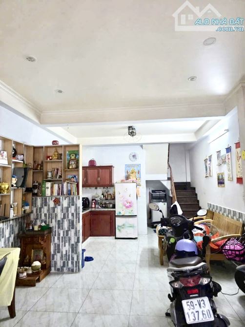 4❌10m, BÁN NHÀ HẺM XE HƠI THÔNG, 3 TẦNG, 1/ QUANG TRUNG, P8 GÒ VẤP, 4 TỶ HƠN - 1