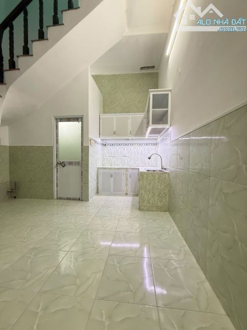 Bán nhà Trường Chinh, Tân Phú  2 tầng 40m2, hẻm 4m, sổ nở hậu hoàn công đủ, 3.x tỷ - 1