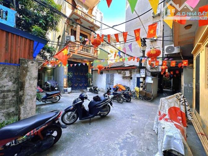 MẢNH ĐẤT ĐẸP SÓT LẠI GIỮA BA ĐÌNH - DT 65M2 - SÂN RỘNG - CHỦ GỬI BÁN GẤP - 1