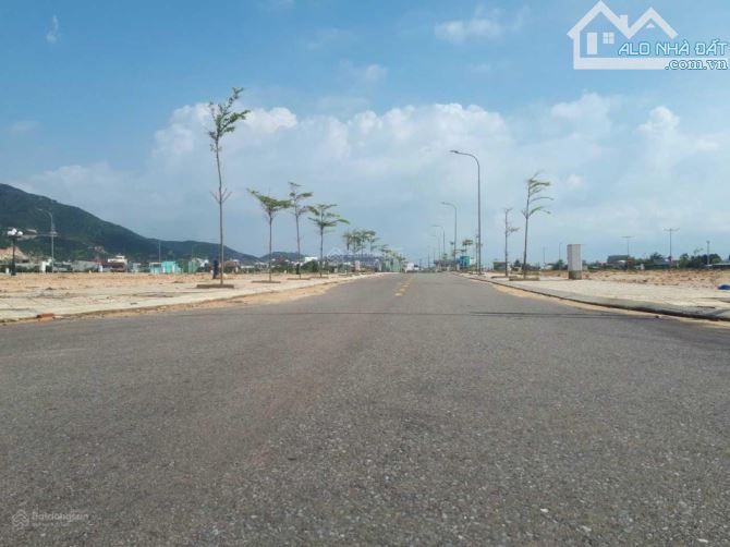 Cần bán lô đất 125m2 ngang 5m cách bãi tắm Cát Tiến 100m/ giá chỉ hơn 2ty5 - 1