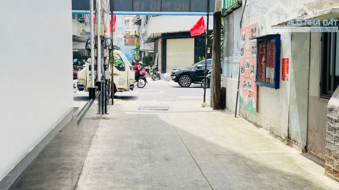 HÀNG CỰC HOT - NHÀ 5 TẦNG CHDV HUỲNH MẪN ĐẠT, Q5 – 2 MẶT HẺM – DÒNG TIỀN ỔN ĐỊNH 29TR/THÁN - 1