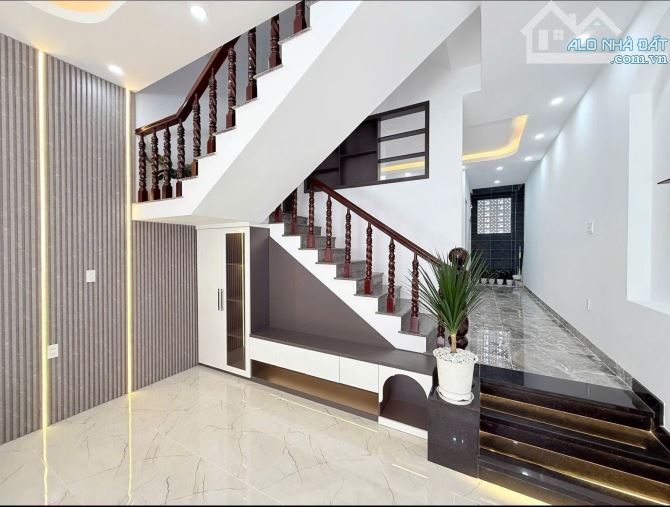 BÁN NHÀ 3 TẦNG ĐƯỜNG HOÀNG HOA THÁM CÁCH BIỂN BÃI SAU VÀI TRĂM MÉT CHỈ 8.6 TỶ - 1