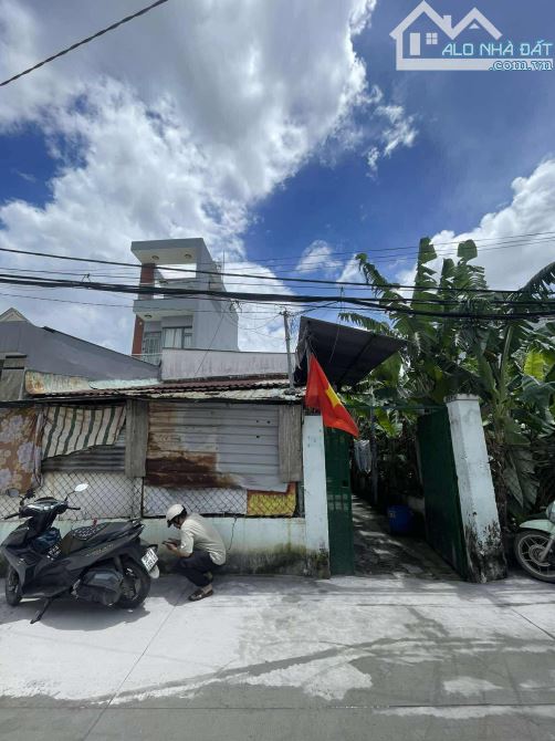 CHÍNH CHỦ 1 ĐỜI CHƯA QUA ĐẦU TƯ - SÁT MẶT TIỀN TIỀN PHAN VĂN ĐỐI - TRƯỚC NHÀ XE TẢI QUAY Đ - 1