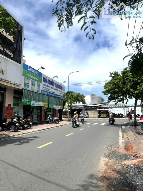 Nhà đẹp mặt tiền gần chợ Hóc Môn, đườngThới Tứ 1, Thới Tam Thôn, Hóc Môn, 5x16m, 3,95tỷ tl - 1