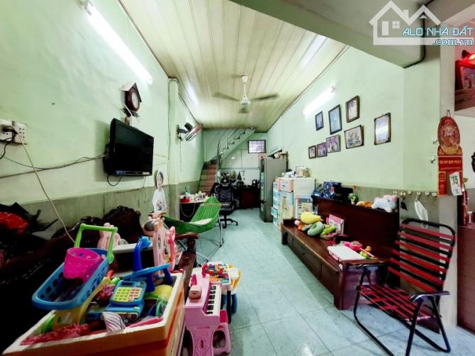 Bán gấp nhà Mặt tiền đường Huỳnh Mẫn Đạt, Quận 5 - 58m2 (5.6 x 11.7) chỉ 10.9 tỷ (TL) - 1