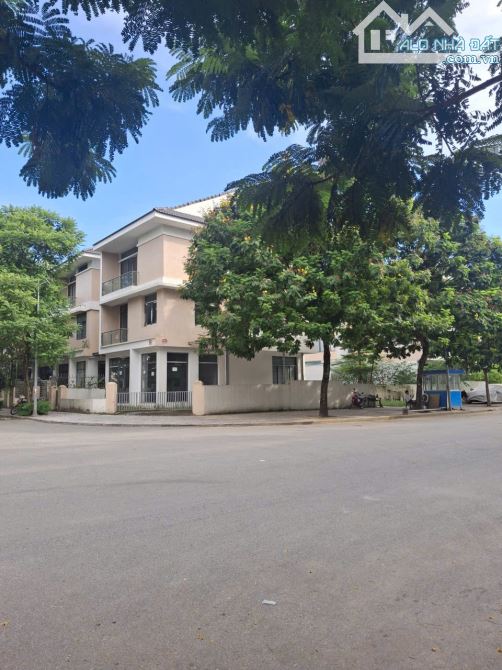 BÁN BT AN QUÝ VILLA KĐT DƯƠNG NỘI LÔ GÓC SIÊU THOÁNG- 236M2 GIÁ CHỈ 189TR/M² - 1