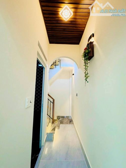 BÁN NHÀ MỚI ĐẸP Ở NGAY 3TẦNG DTSD 50M2 NỘI THẤT XỊN HẺM THÔNG LÊ ĐẠI HÀNH GIÁ 3.X TỶ - 1