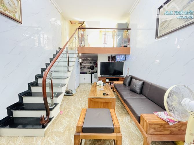 TAM TRINH , 34M2 , 3 GÁC ĐỖ CỬA , MẶT TIỀN 4M, THOÁNG TRƯỚC SAU , GẦN PHỐ , 6,5 TỶ - 1